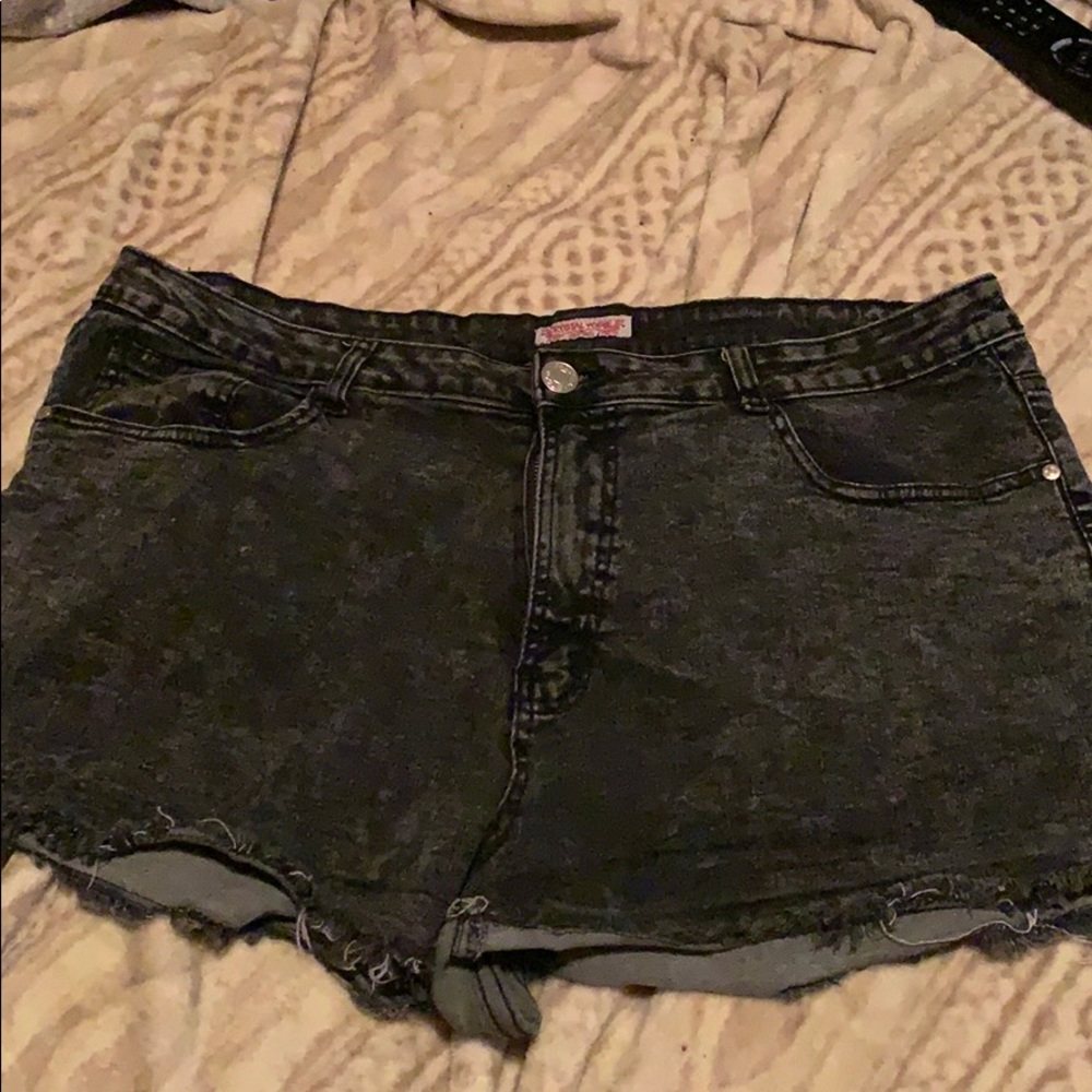 Black Jean short